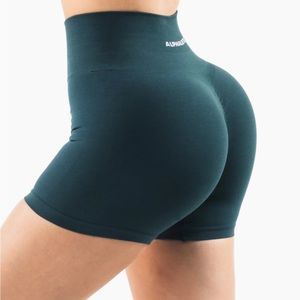 Alphalete amplify shorts